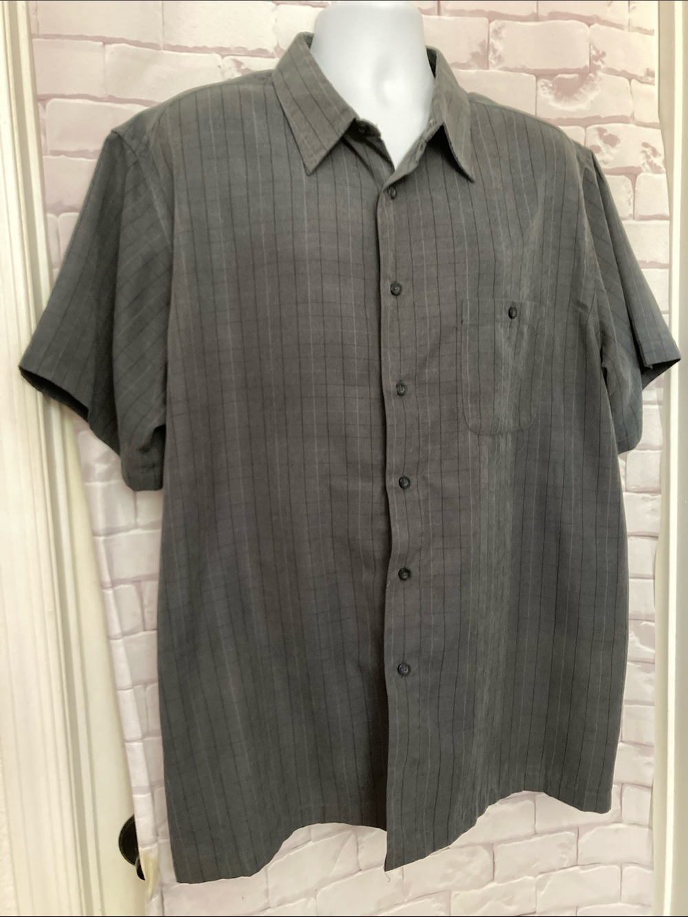 Men's Haggar Short Sleeve Button-Up Shirt in dark Gray
